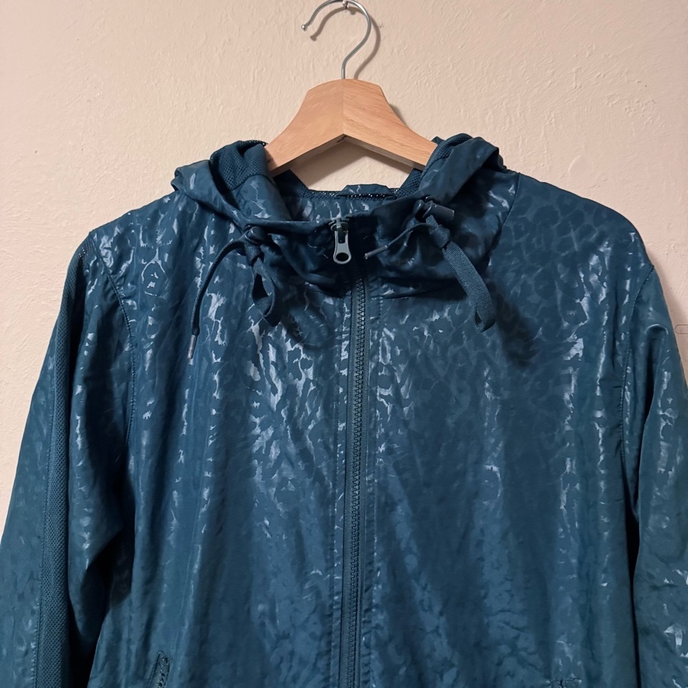 Zyia athletic windbreaker jacket teal animal print Size Medium - Picture 2 of 6